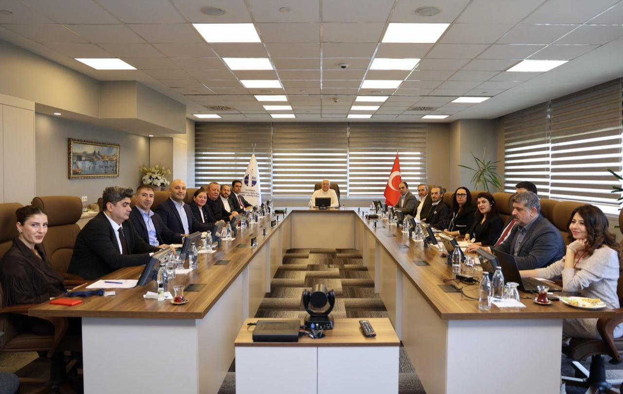 İstanbul Su Ürünleri ve Hayvansal Mamuller İhracatçıları Birliği (İSHİB), bu yılın ilk yönetim kurulu toplantısını yaptı. Toplantıda yurtdışında düzenlenecek tanıtım etkinlikleri konuşuldu.